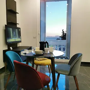 vomero-guest-house-naples.hotels-amalfi.com/